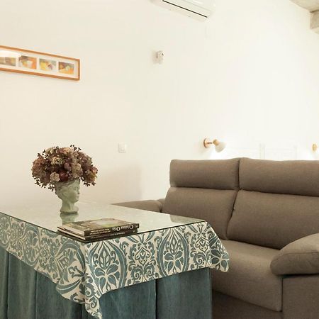 Apartamentos Rg Hospital Valme Seville Exterior photo
