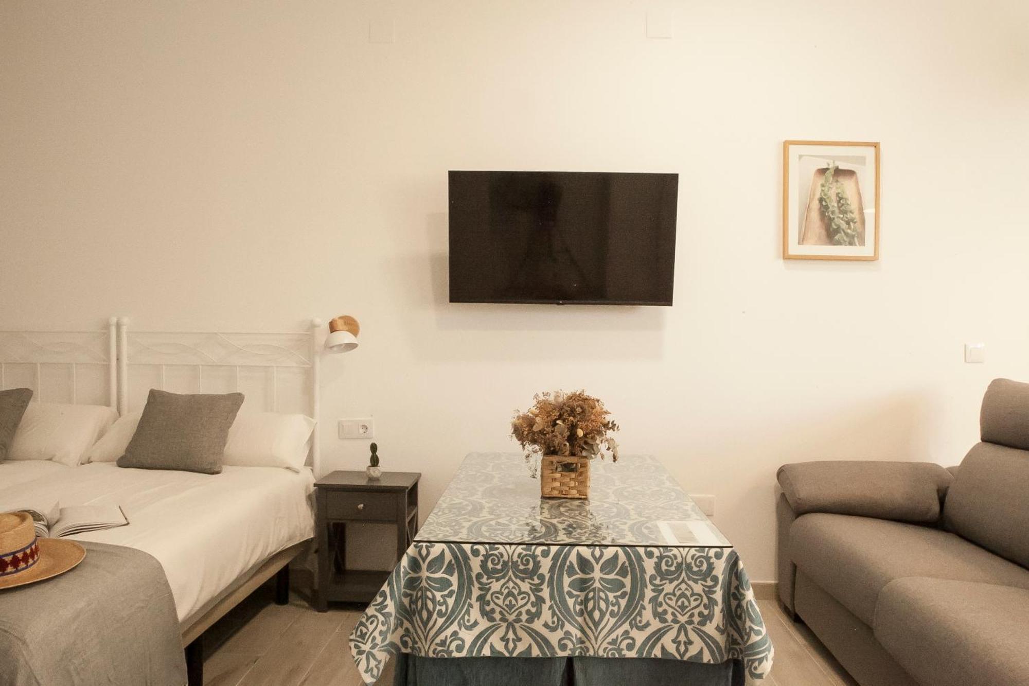 Apartamentos Rg Hospital Valme Seville Exterior photo